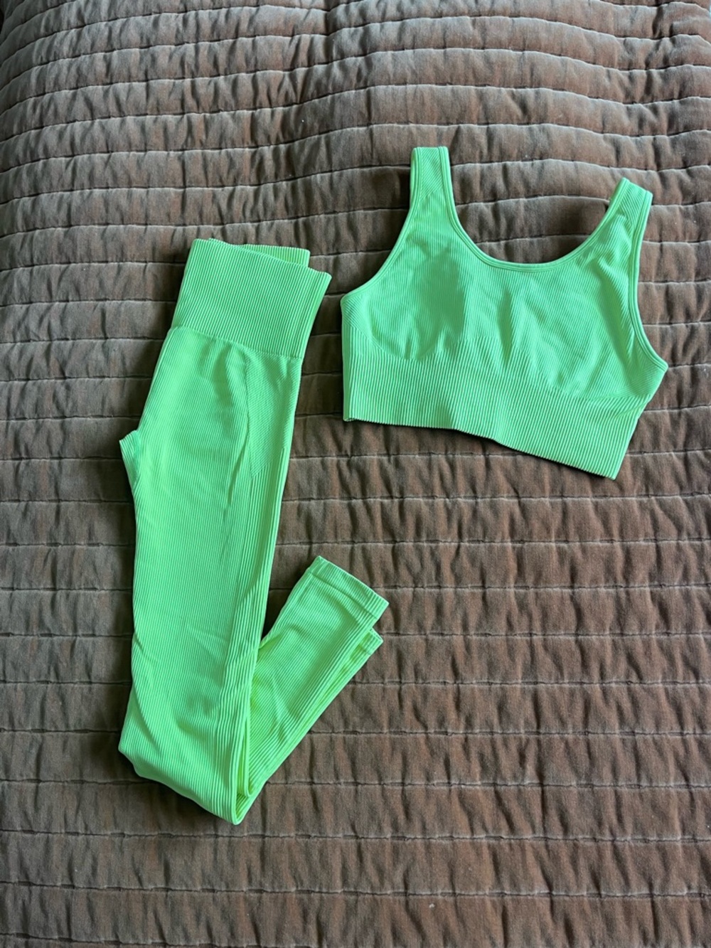JoyLab Neon Ribbed Seamless Sports Bra